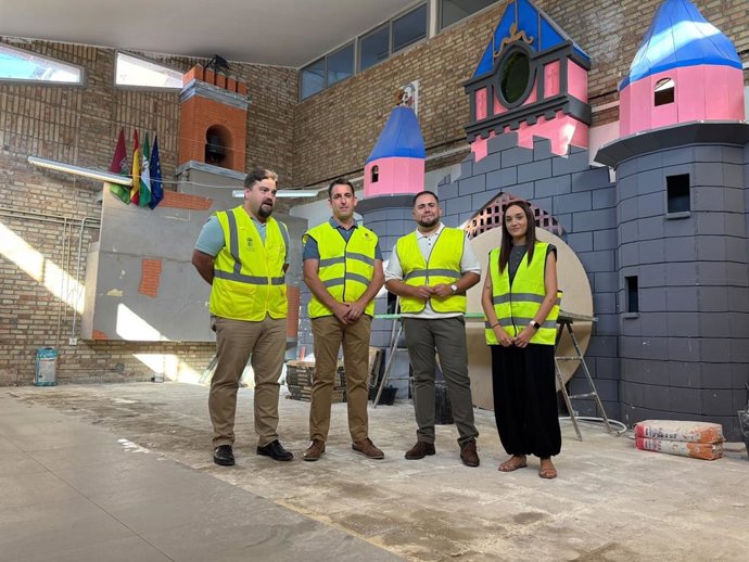 El presidente en funciones de la Diputación de Granada y diputado de Obras Públicas y Vivienda, José Ramón Jiménez, ha visitado este martes el CEIP Sagrado Corazón de Alhendín, donde se están ejecutando las obras de conservación y mantenimiento del centro