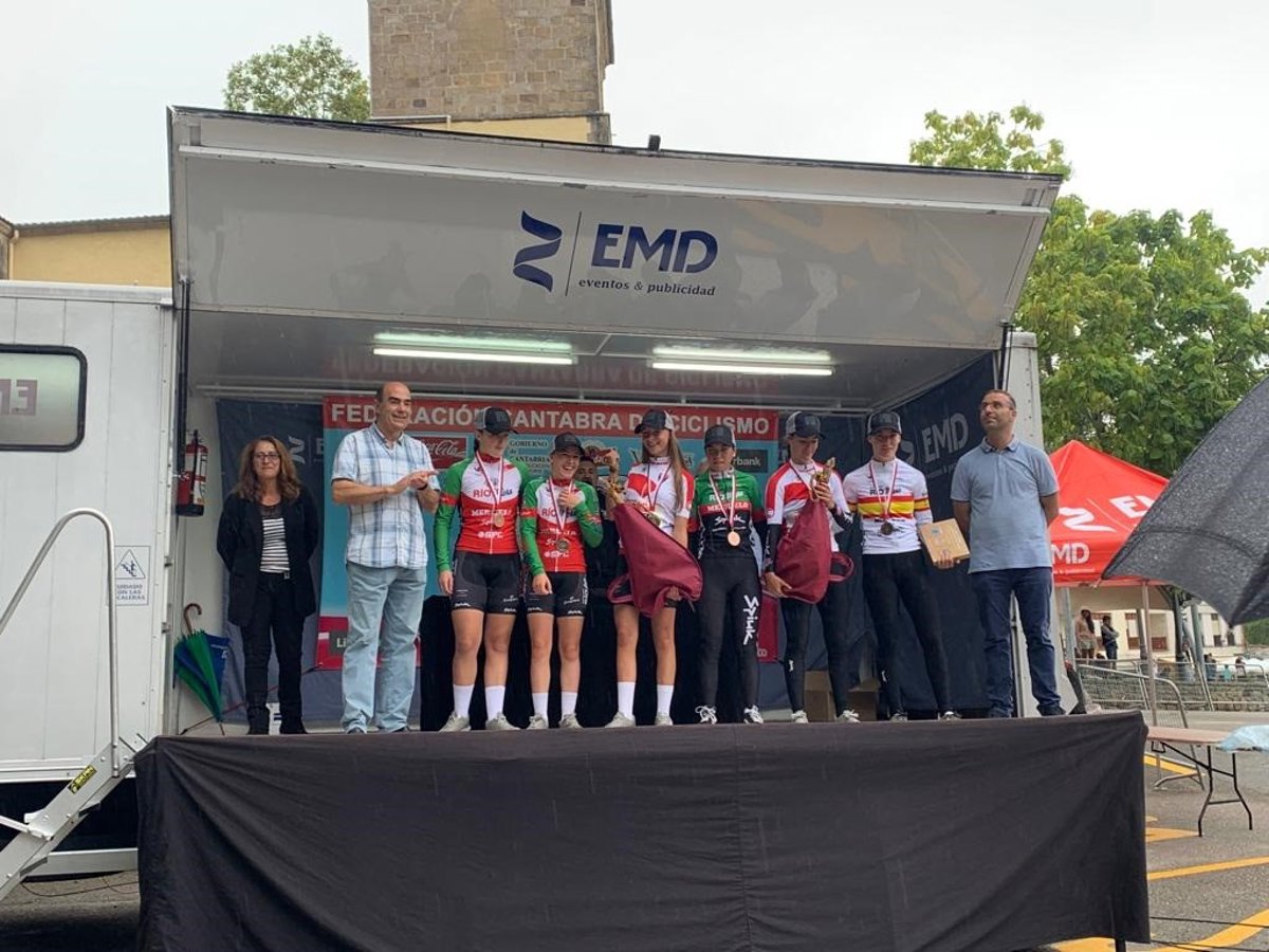 Un total de 220 ciclistas compiten este fin de semana en la V Vuelta a Cantabria Femenina