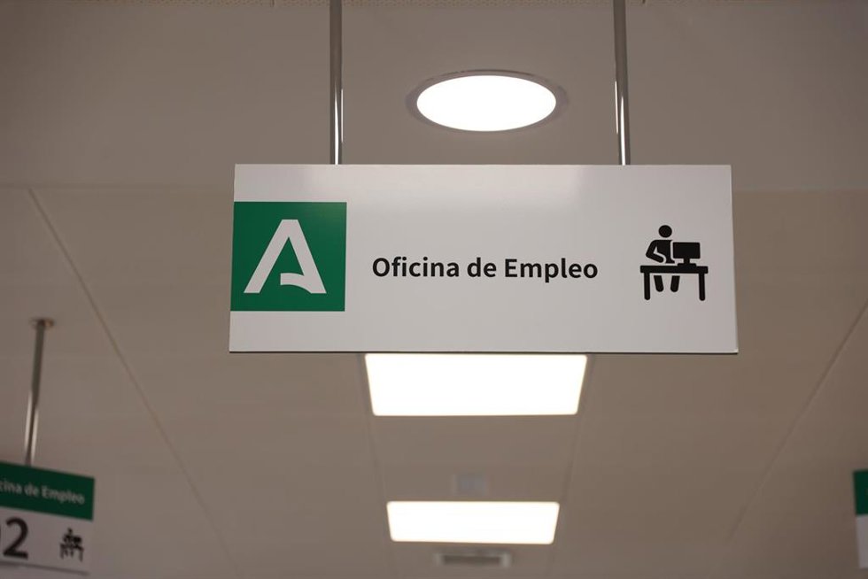 Archivo - Imagen de la oficina de Empleo de la localidad gaditana de Barbate. Imagen de archivo.