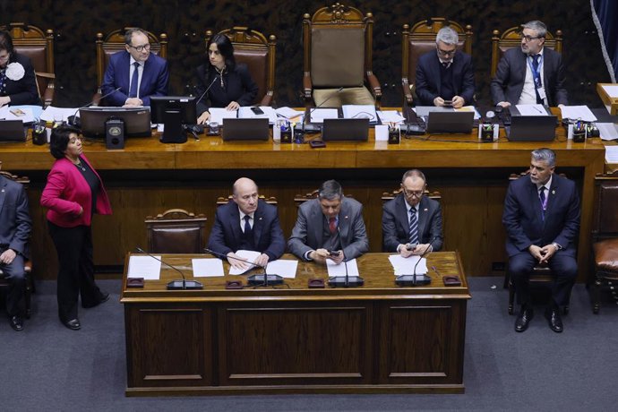 Valparaiso, 22 de julio 2026 El ministro de Hacienda Jorge Quiroz, y el ministro del Interior, Claudio Alvarado,  en la Sesion Especial del Senado  Sebastian Cisternas/Aton Chile
