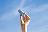 Foto: Protectores solares en stick: OCU confirma su eficacia, pero advierte de su precio