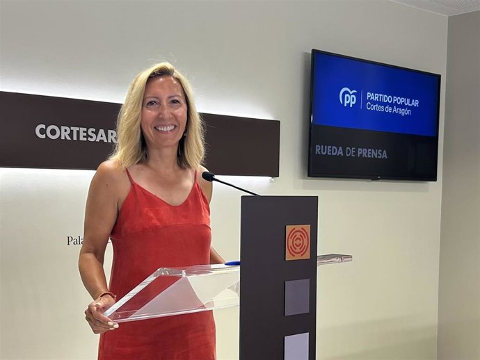 La portavoz de Vivienda del PP en las Cortes, Susana Cobos, en la sala de prensa.