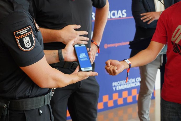 La Feria de Murcia estrenará 10.000 pulseras inteligentes para mantener localizados a menores y personas vulnerables