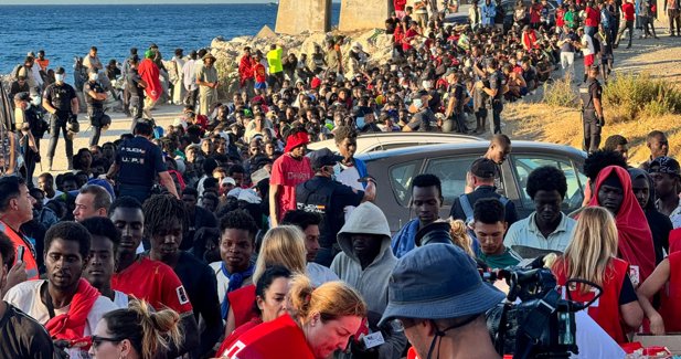 El Gobierno de Ceuta, "preocupado" por el llamamiento en redes sociales a una nueva entrada masiva el 15 de agosto