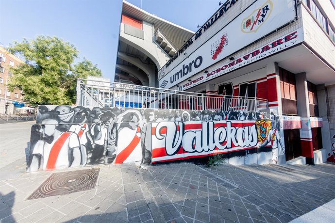 Fachada del Estadio de Vallecas, a 29 de julio de 2026, en Madrid (España). La Comunidad de Madrid ha presentado este miércoles una denuncia ante el Cuerpo Nacional de Policía contra el Club Rayo Vallecano por impedir el acceso al Estadio de Vallecas al p