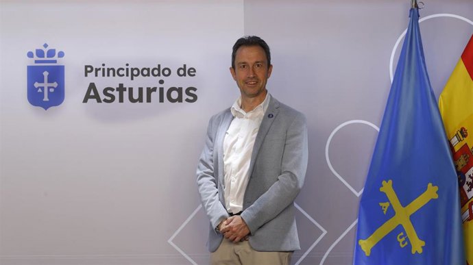 Archivo - El consejero de Ordenación de Territorio, Urbanismo, Vivienda y Derechos Ciudadanos, Ovidio Zapico