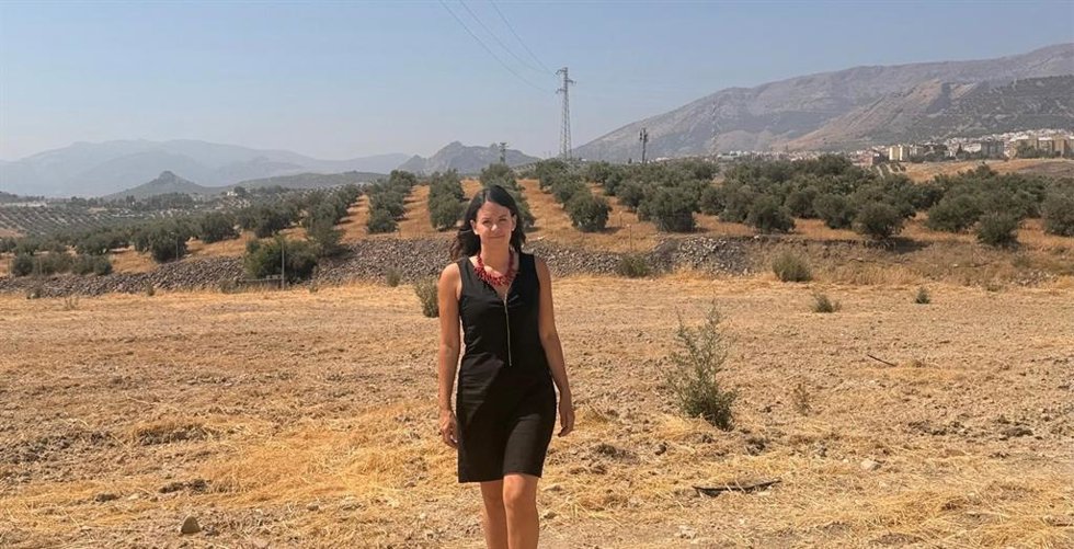 María Segovia en terrenos donde hay proyectadas viviendas