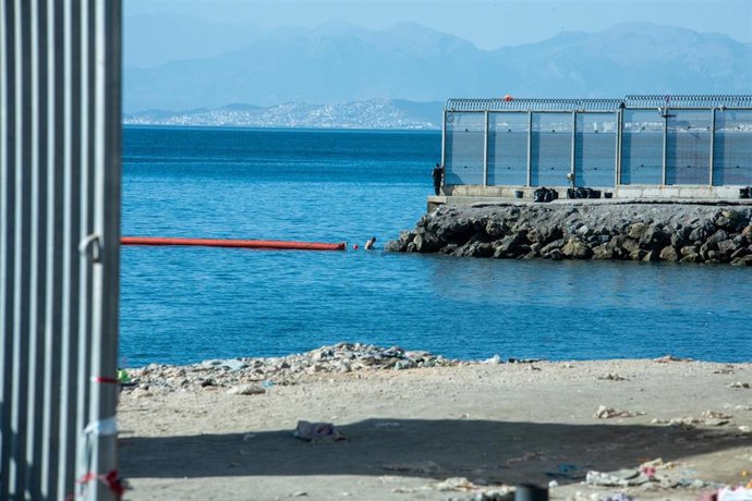 02 August 2026, Spain, Ceuta: Spain-Morocco border crossings ease after unprecedented migrant influx; small-scale crossing attempts continue. Photo: Juan Carlos Lucas/ZUMA Press Wire/dpa