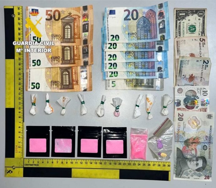 Efectos intervenidos por la Guardia Civil