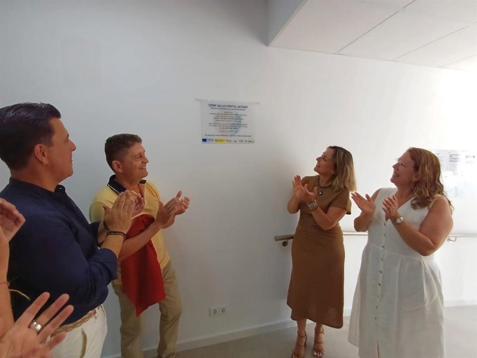 La Consejera De Política Social, Familias E Igualdad, Conchita Ruiz, Junto Con El Alcalde De San Javier, José Miguel Luengo, Durante El Acto De Inauguración Del Nuevo SEPAP De Afemar