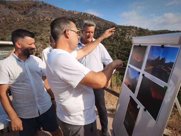El vicepresidente tercero y conseller de Medio Ambiente, Vicente Martínez Mus, visita las poblaciones de Artana, la Vilavella y Alfondeguilla para conocer sobre el terreno los daños ocasionados por el incendio