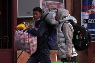 Antofagasta, 1 de agosto de 2022.  Antofagastinos se manifiestan en contra de la situacion de inseguridad que los afecta y particularmente por el reciente asesinato de un adolescente supuestamente a manos de extranjeros.  Edgard Cross_Buchanan/Aton Chile