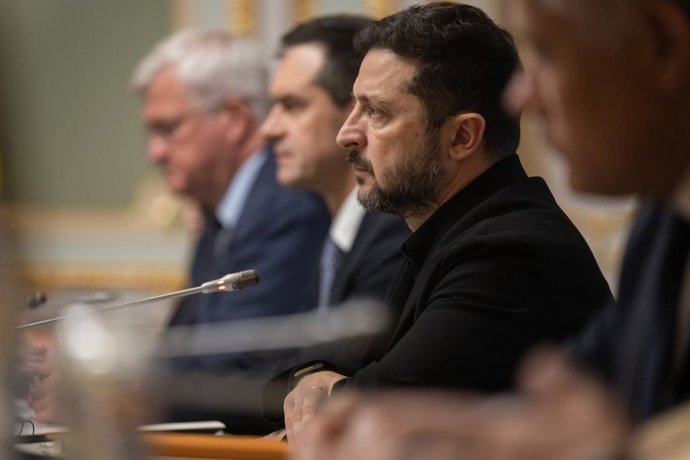 23 de julho de 2026, Ucrânia, Ucrânia, Ucrânia: O presidente ucraniano Volodymyr Zelensky se reúne com o primeiro-ministro irlandês em Dublin, na Irlanda, em 23 de julho de 2026, para discutir o apoio à Ucrânia e a cooperação bilateral, bem como os desdob