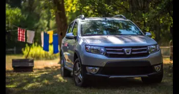Jóvenes, con pocos kilómetros y más seguros que la media: así son los Dacia Sandero, los turismos más vendidos en España