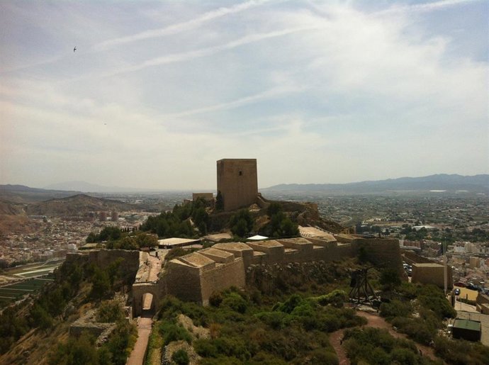 Archivo - El Castillo de Lorca ofrecerá actividades para el eclipse del 12 de agosto y la lluvia de estrellas de las Perseidas
