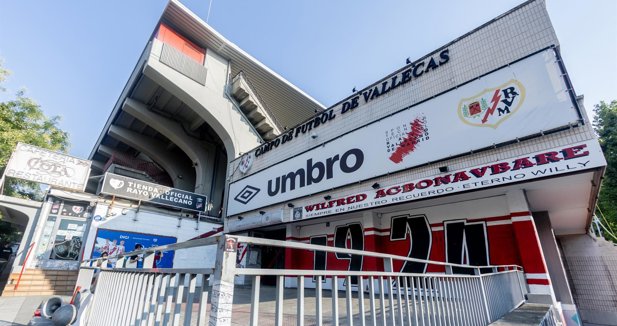 IU plantea que el Gobierno obligue al Rayo Vallecano a devolver el importe de los abonos si se 'muda' a Burgos