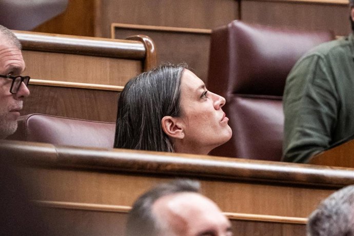 Archivo - La portavoz de Junts en el Congreso, Miriam Nogueras, atiende a los medios durante un pleno en el Congreso de los Diputados, a 11 de junio de 2026, en Madrid (España).