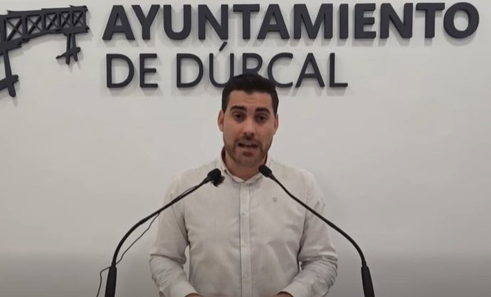 Intervención de Julio Prieto, alcalde socialista de Dúrcal, en la que anuncia su renuncia a la Alcaldía de la que tomará conocimiento el pleno de la Corporación el próximo viernes.