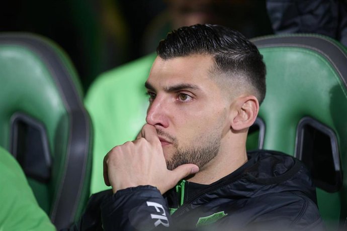 Archivo - Rafa Mir, en un partido.