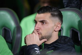 Archivo - Rafa Mir of Elche CF looks on prior the Spanish League, LaLiga EA Sports, football match played between Elche CF and CA Osasuna at Estadio Manuel Martinez Valero on February 13, 2026 in Elche, Alicante, Spain.