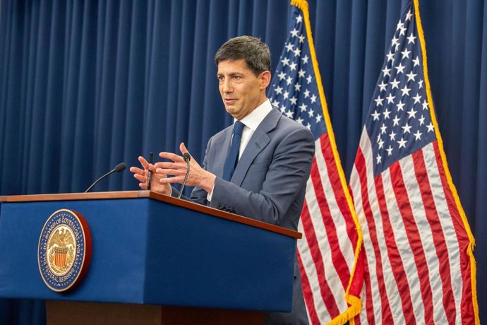 Archivo - WASHINGTON, June 17, 2026  -- U.S. Federal Reserve Chair Kevin Warsh attends a press conference in Washington, D.C., the United States, on June 17, 2026. 