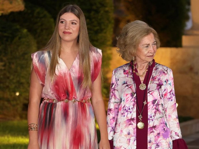 La Familia Real ofrece la tradicional recepción estival en el Palacio de Marivent a una representación de la sociedad balear