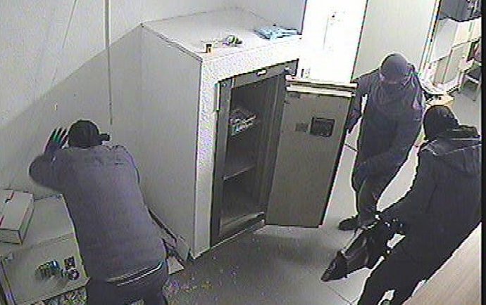 La Guardia Civil de Albacete desarticula una organización criminal especializada en robos en sucursales bancarias y salones de juego.