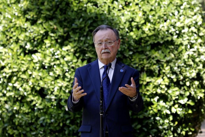 Archivo - El presidente del Gobierno de Ceuta, Juan Jesús Vivas, ofrece una rueda de prensa posterior a la reunión de la XXVIII Conferencia de Presidentes, en Palau de Pedralbes de Barcelona, a 6 de junio de 2025, en Barcelona, Catalunya (España). Durante