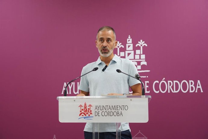 El edil del PSOE en el Ayuntamiento de Córdoba Ángel Ortiz.