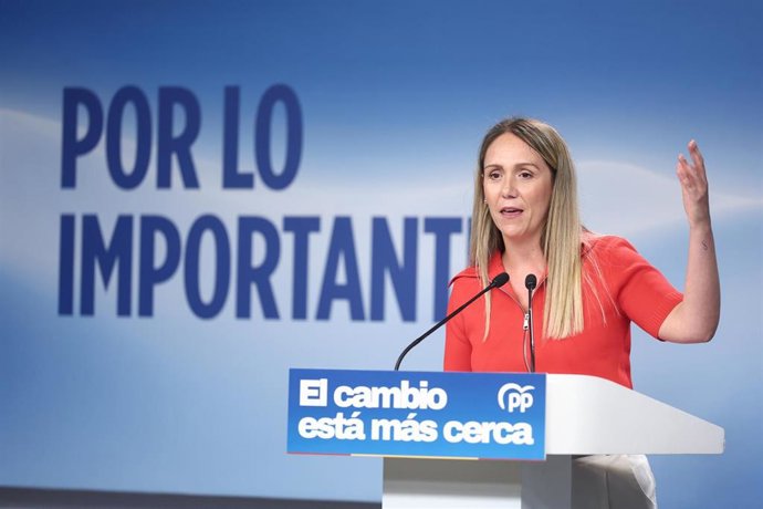 La vicesecretaria de Coordinación Sectorial del Partido Popular, Alma Ezcurra, durante la celebración de la rueda de prensa posterior a la reunión semanal del Comité de Dirección del Partido Popular, a 20 de julio de 2026, en Madrid (España). 