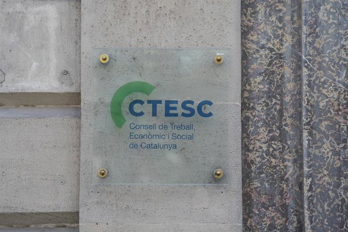 Archivo - Arxivo - Cartell de la seu de CTESC a Barcelona