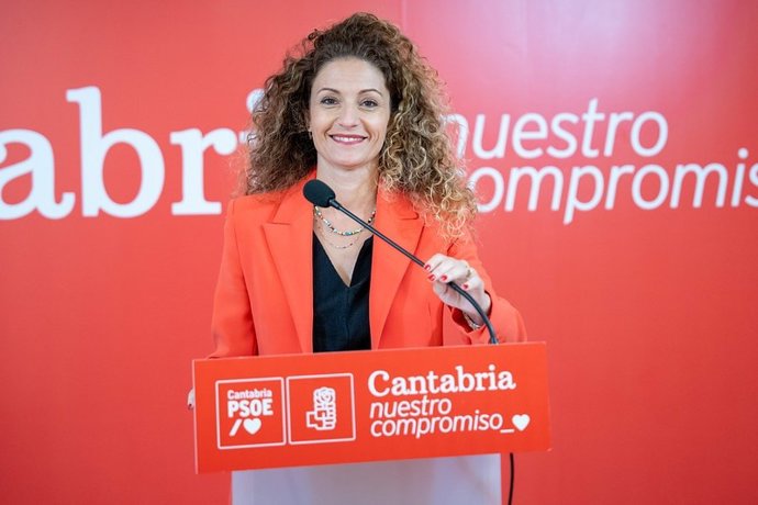 La portavoz del PSOE de Cantabria, Ainoa Quiñones