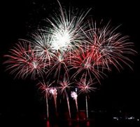 El sector pirotécnico pide una reunión urgente con la Junta por el veto a fuegos artificiales: "Populismo irresponsable"