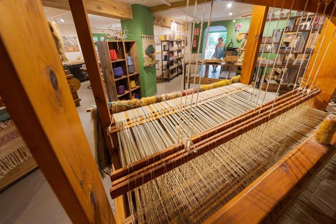 Este miércoles, 5 de agosto, entra en funcionamiento el Museo del Telar, un proyecto anhelado desde hace mucho tiempo en Villanúa y que permitirá dar nueva relevancia a la extraordinaria colección creada por Muskilda Bretos durante casi tres décadas.