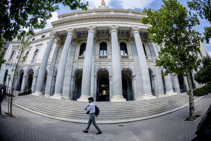 Fachada del Palacio de la Bolsa de Madrid, a 7 de julio de 2026, en Madrid (España).