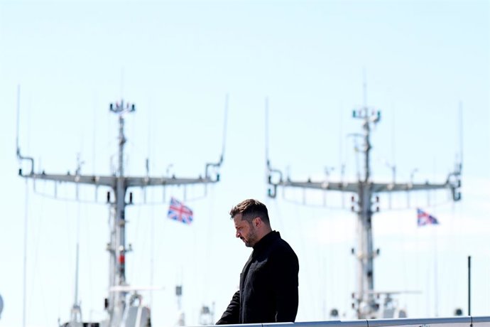FILED - 27 July 2026, United Kingdom, Portsmouth: Ukrainian President Volodymyr Zelensky arrives at HM Naval Base in Portsmouth, during his visit to the UK. Photo: Aaron Chown/PA Wire/dpa