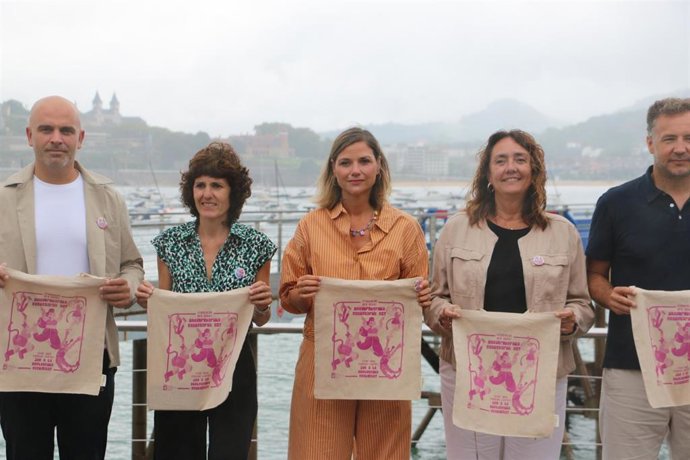 Presentación del dispositivo  de prevención y atención frente agresiones sexistas en Aste Nagusia del Ayuntamiento donostiarra.