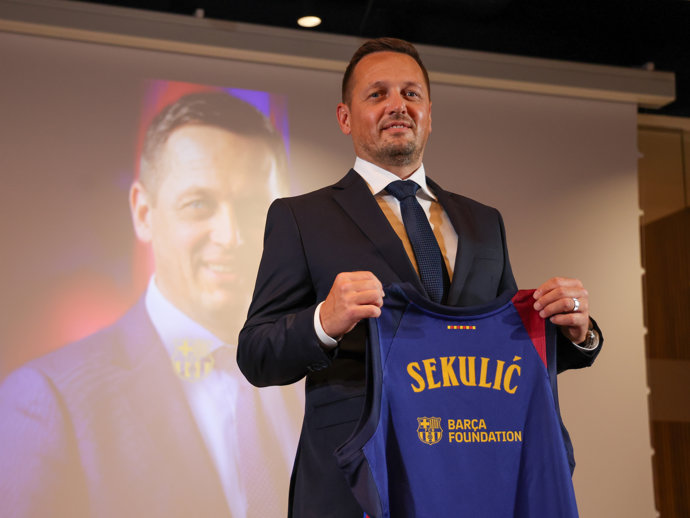 El nuevo entrenador del Barça de baloncesto, Aleksander Sekulic, en su presentación
