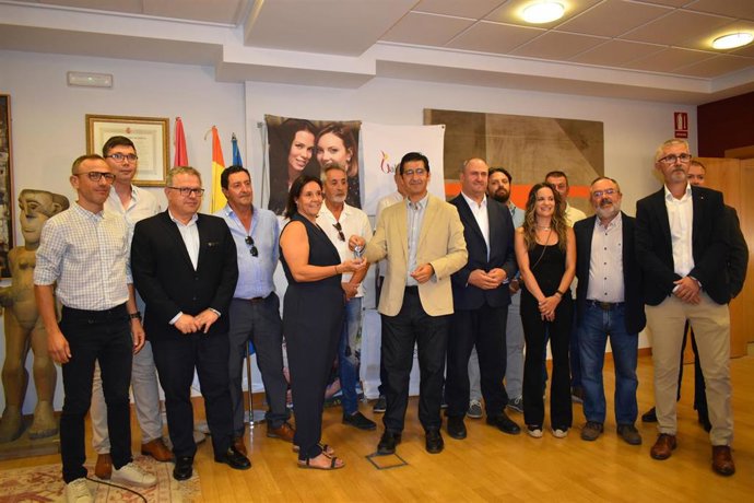 Cesión de la sede de la DOP Valdepeñas a la nueva Asociación Interprofesional del Vino.