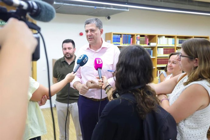 El conseller de Turismo, Cultura y Deportes, Jaume Bauzá, en declaraciones