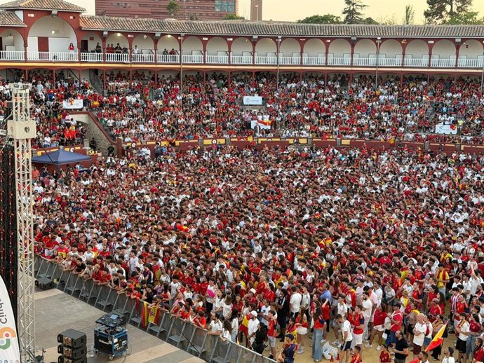 El Ayuntamiento de Ciudad Real solicita a la Real Federación Española de Fútbol que el Trofeo de la Copa del Mundo 2026 visite la ciudad.