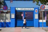 Foto: Adela del Moral ya da nombre a su colegio en Cádiz tras retirar el de Juan Carlos Aragón por sentencia de malos tratos