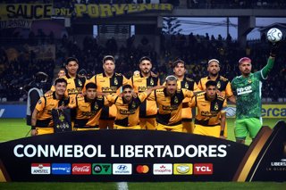 Futbol, Coquimbo Unido vs Deportes Tolima. Fase de Grupos, Copa Libertadores 2026. El equipo de Coquimbo Unido es fotografiado durante un partido del grupo B de la copa libertadores disputado en el estadio Francisco Sanchez Rumoroso en Coquimbo,