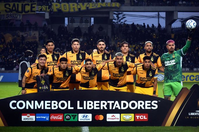 Futbol, Coquimbo Unido vs Deportes Tolima. Fase de Grupos, Copa Libertadores 2026. El equipo de Coquimbo Unido es fotografiado durante un partido del grupo B de la copa libertadores disputado en el estadio Francisco Sanchez Rumoroso en Coquimbo,