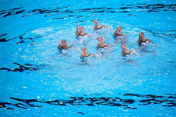 4 de agosto de 2026, Saint-Denis, FRANÇA: 260804 As atletas da seleção da Espanha competem na final técnica por equipes de nado artístico durante o quinto dia do Campeonato Europeu de Esportes Aquáticos de 2026, em 4 de agosto de 2026, em Saint-Denis. Fot