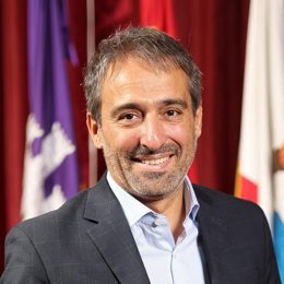 El PSIB de Llucmajor acusa al Ayuntamiento de no devolver 16 millones cobrados de más por la tasa de basuras.