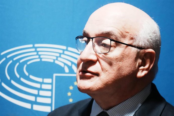 Archivo - El eurodiputado Javier Zarzalejos (PPE) durante una jornada sobre Inteligencia Artificial, en el Hall de la Cámara de Comercio, a 23 de febrero de 2024, en Bilbao, Vizcaya, País Vasco (España). 