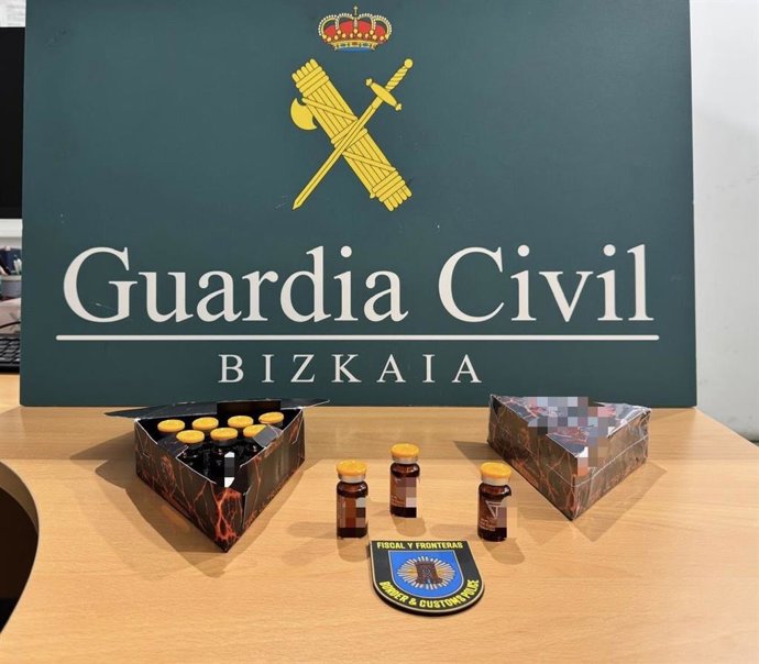 Requisados productos estéticos sin controles preventivos a una mujer en el Aeropuerto de Bilbao