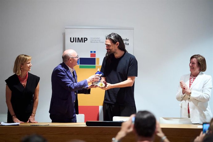 Óviler Laxe recibe el galardón a la 'Cinematrografía' de la UMP