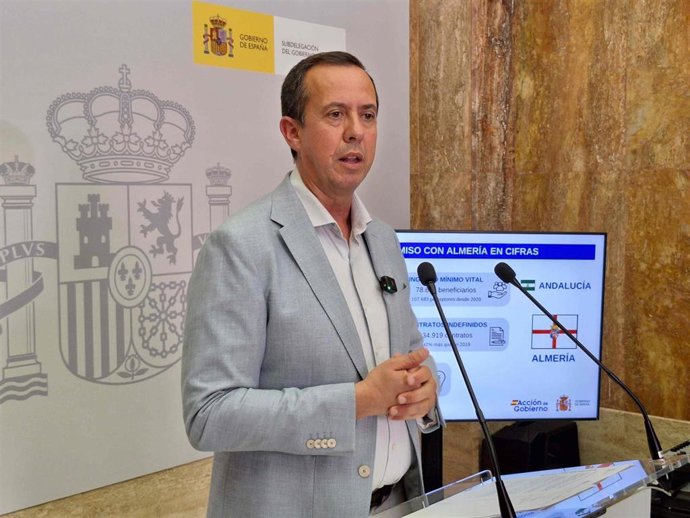 El subdelegado del Gobierno en Almería, José María Martín, durante la presentación del balance provincial del informe 'Cumpliendo'.